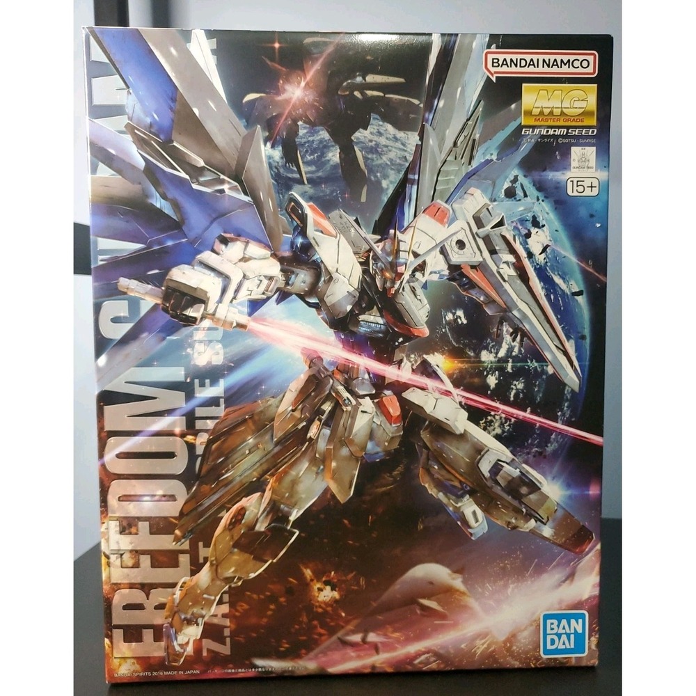 Bandai MG Freedom Gundam  Z.A.F.T. Mobile Suit ZGMF-X10A Ver 2.0 MIB
